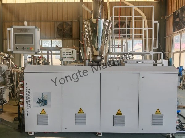 L'armoire de commande électrique de l'extrudeuse Yongte a optimisé la qualité et la conception
