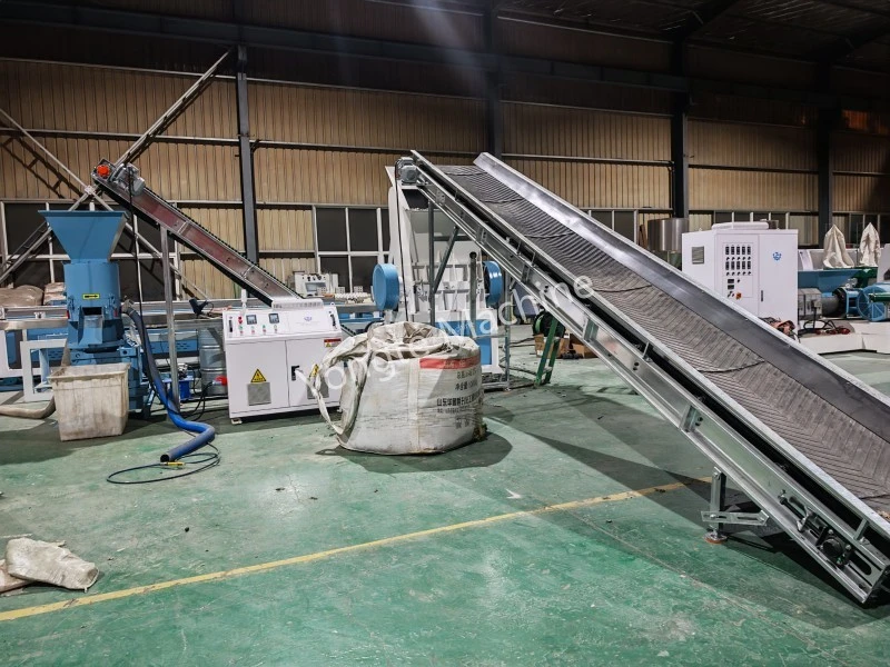 La chaîne de production de recyclage des déchets textiles testée avec succès