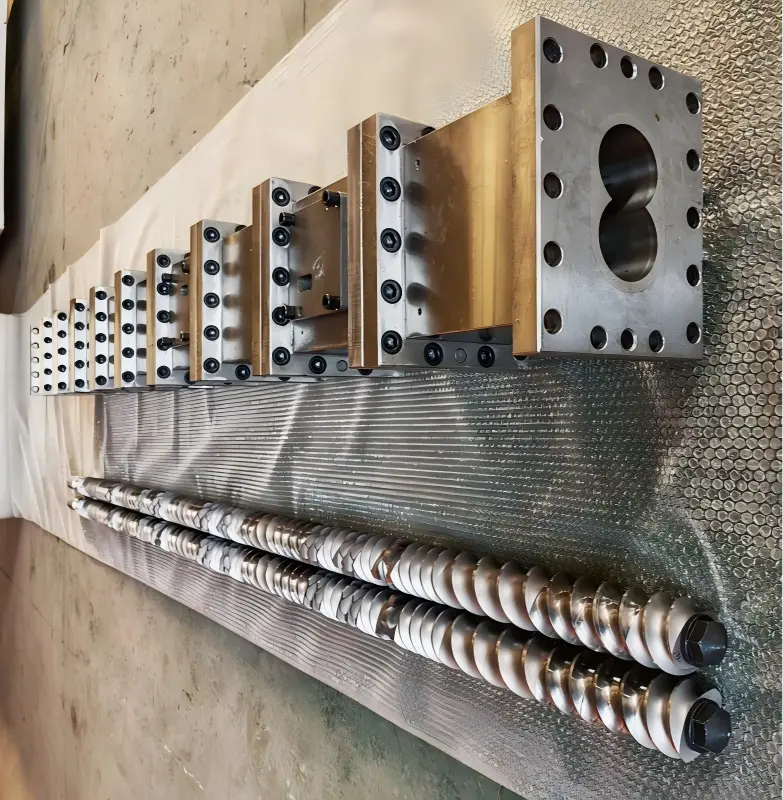 Causes de rupture soudaine de vis pendant le fonctionnement de l'extrudeuse de granulateur WPC