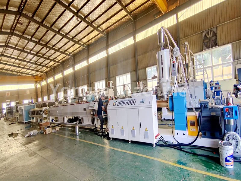 Machine de fabrication de tuyaux PE de grand diamètre 315-630 mm