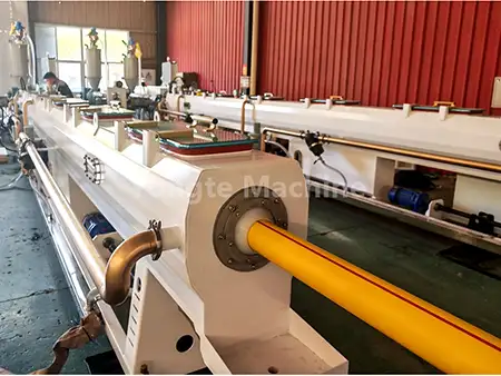 Machine de fabrication de tuyaux PPR de 75 à 160 mm