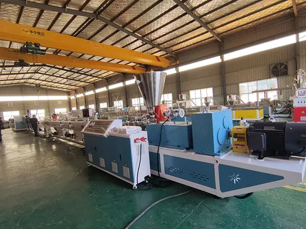 Ligne d'extrusion de tuyaux africains en CPVC de 75 à 200 mm