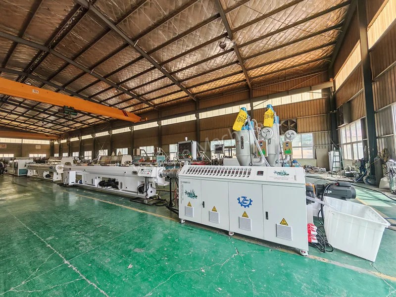 Ligne de production de tuyaux PPR à trois couches en Algérie 16-63 mm