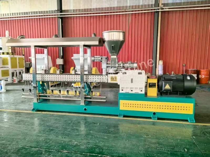Extrudeuse de recyclage de PET vendue à un client chinois