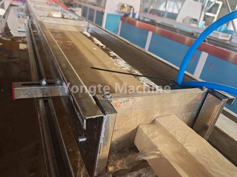 Machine de profil de porte en PVC WPC