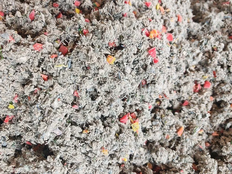 Recyclage des déchets de vêtements et de la machine composite en plastique