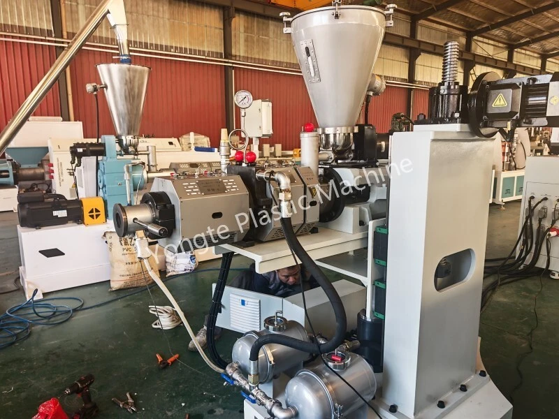 Extrudeuse conique à double vis SJSZ35 pour le Japon