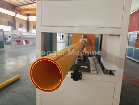 Machine d'extrusion de tuyaux PPR à trois couches