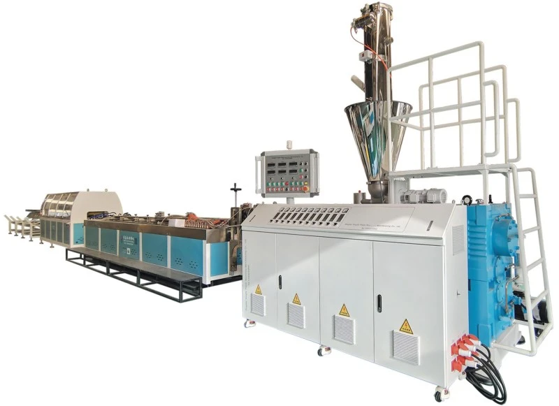 Machine à bois et plastique utilisant 50 à 70 % de poudre de bois