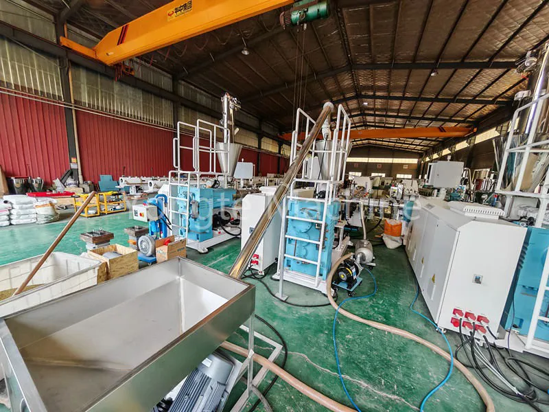 Ligne de production de traitement WPC